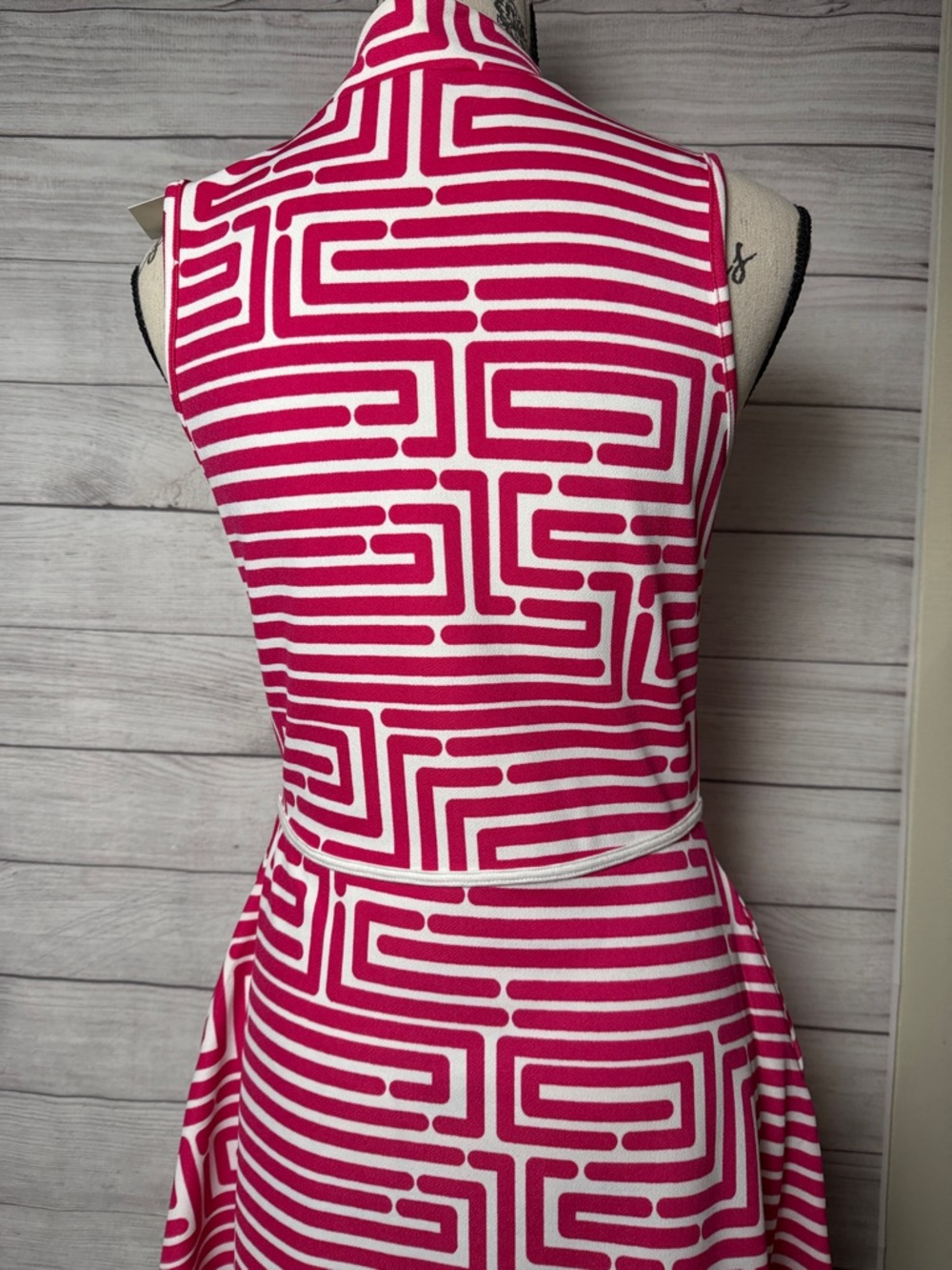 NWT Sleeveless Pink Geo-Print Zip Front Dress With Pockets Size Small - Picture 5 of 6